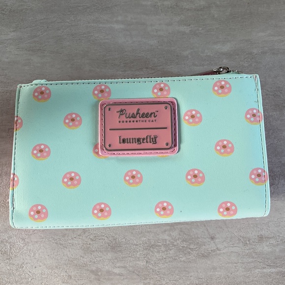 NEW Pusheen Loungefly Donut Purse and Wallet Set - Picture 16 of 16